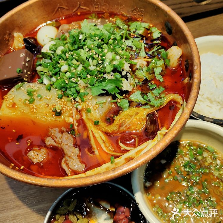 一个人的火锅，魔都冒菜扛把子 ｜ 成都你六姐·牛肉冒菜