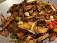 -卢大鲜鱼头捞饭(美利广场店)
