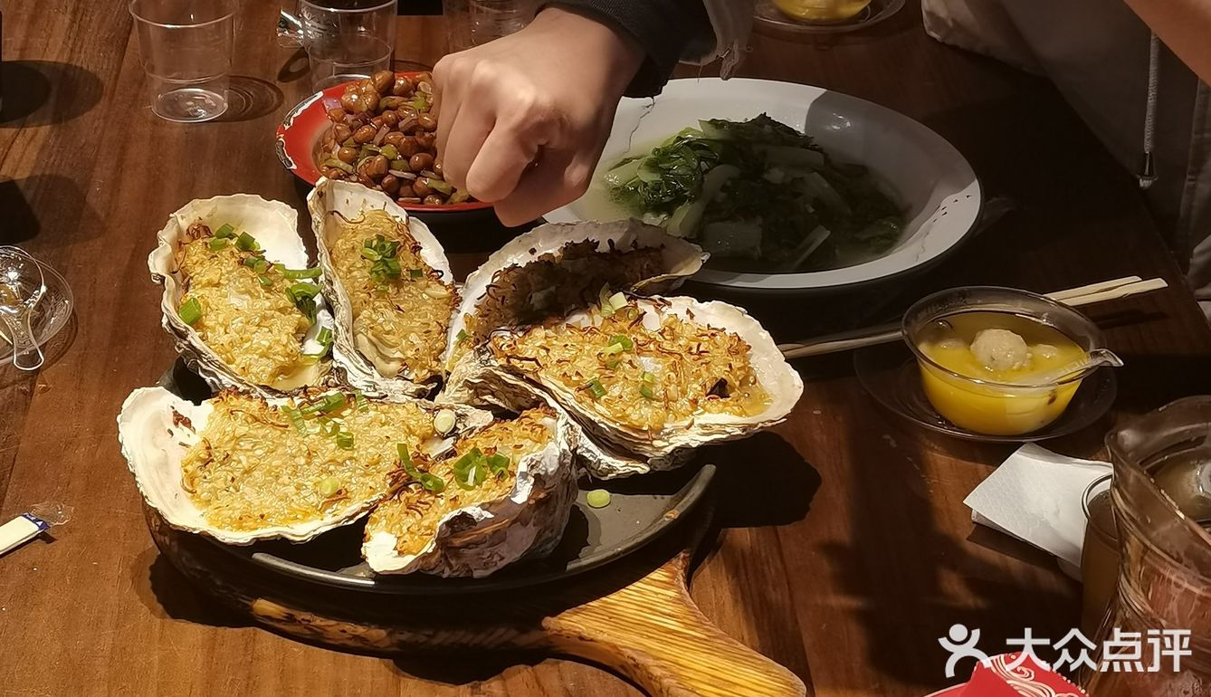 在青岛 青岛 这家绝对是我吃过最开心得一家饭店～