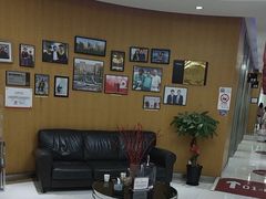 -雅悦齿科(顾村公园店)