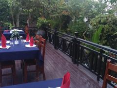 -Neary Khmer Restaurant