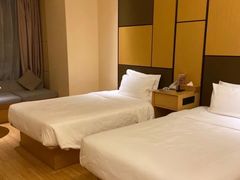 -全季酒店(上海青浦吾悦广场淀山湖大道店)