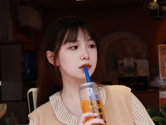 -椰吉满•鲜椰饮品(侨港黑金冠好店)