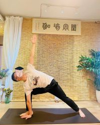 -闺蜜瑜伽·普拉提女性塑形馆