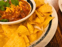 玉米片配芝士香肠辣酱-SMOKI & CO(五大道店)