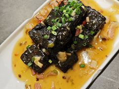 建水自制包浆黑豆腐-桥边小楼·手工云南菜·古城观景小楼