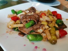 泡椒牛肉炒藕尖-绿华园休闲山庄