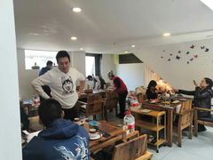 大堂-毛辣果·贵州红酸汤牛肉火锅(西单店)