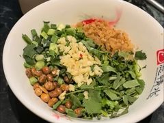 -忘情水鱼头·鲜鱼火锅(滨江中路店)