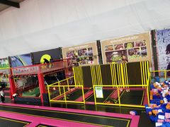 -反弹空间蹦床主题乐园