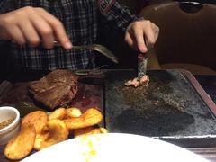 岩石烧澳洲雪花牛小排-半秋山西餐厅(巴南万达广场店)