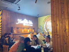 等位区-汉森熊啤酒屋(雨耕山店)