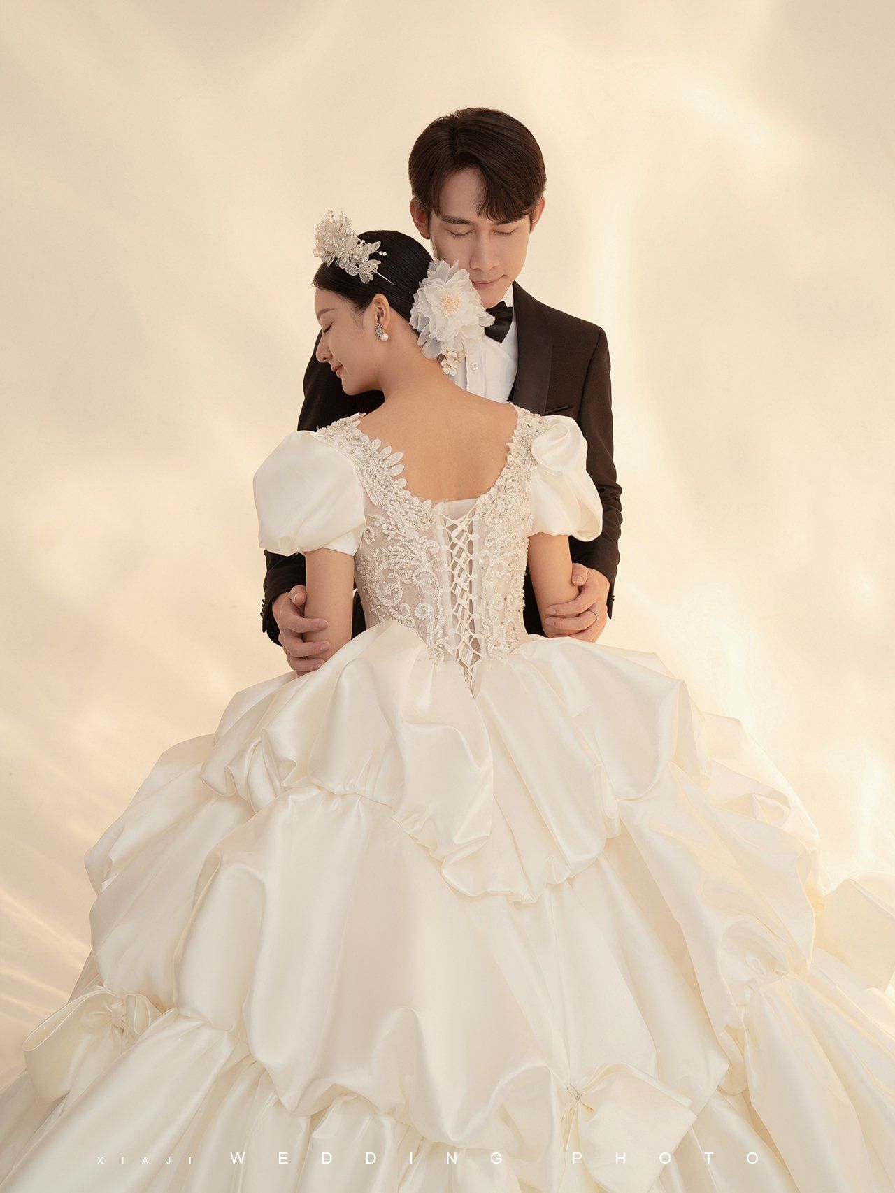 怦然心动的公主风!室内主纱光影婚纱照