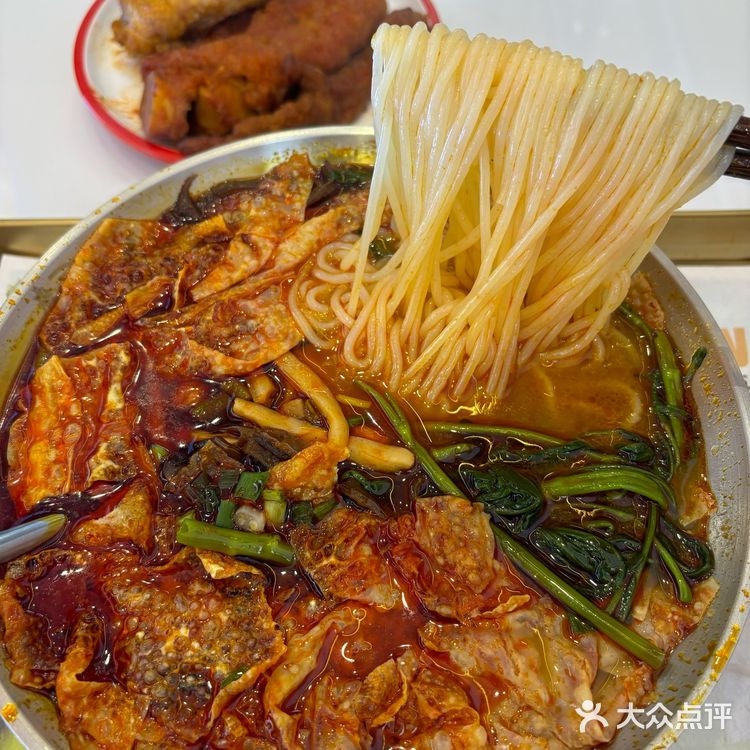 郑州！曼哈顿！！吃了下不5次的螺蛳粉