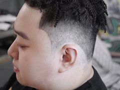 -鸿通城购物中心