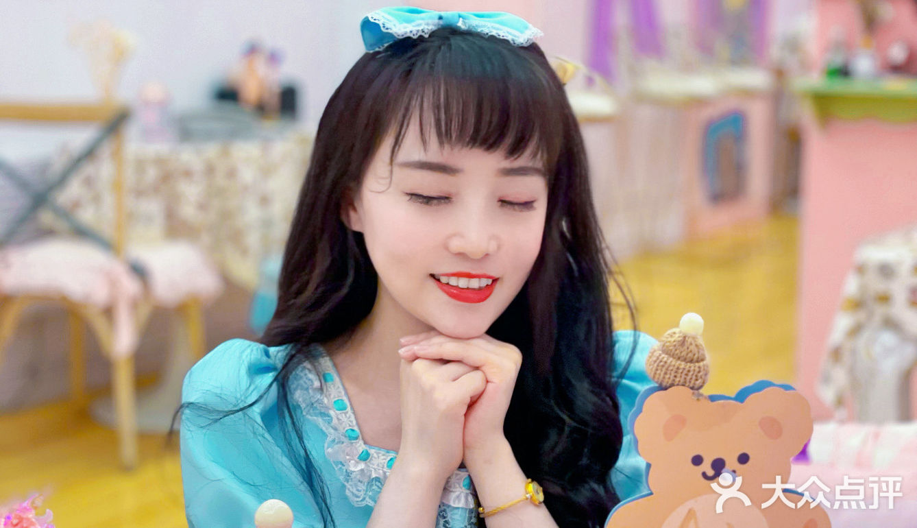 主人请吩咐，左or右哪枚小女仆你pick？