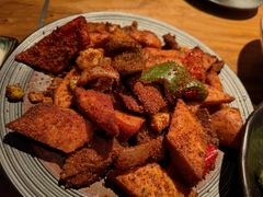 家乡囊炒肉-阿里家·新疆烤肉酒場 by MIG