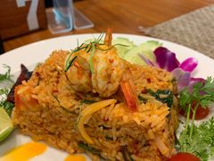 -Chom Cafe and Restaurant