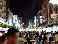 -六合夜市