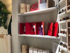 -LADY FAFA(巨鹿路陕西南路路口店)
