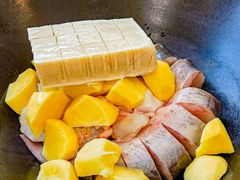 -老刘生态大鱼坊铁锅炖鱼(赛马场店)