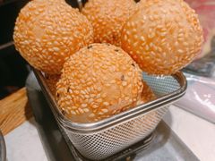 咸蛋黄麻球-哥老官重庆美蛙鱼头(西湖银泰十一哥店)