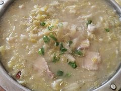 酸菜五花肉海蛎子锅-明海妈妈菜(大连外国语学院店)