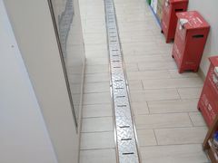 -全家便利店(宜山路站店)