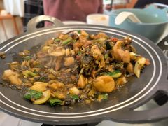 -阿瓦山寨·湘菜现炒·剁椒鱼头王(咸阳总店)