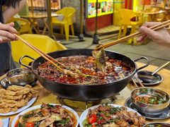 -鸿顺老铁锅美蛙鱼府(解放碑店)