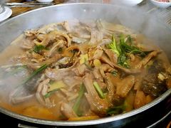 鱼头焖掌翼-侠成水上农庄(工业大道店)