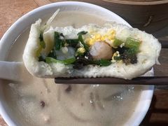 鲜虾韭菜三鲜包-草包包子铺(宽厚里店)