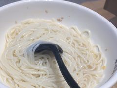 -蒙自源米线大王(花园城商场店)