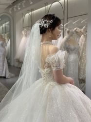 -艾米丽婚纱礼服