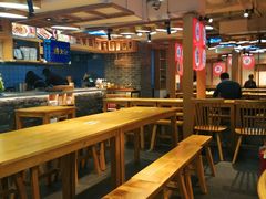 大堂-呷佬·长沙手工米粉(金沙江路店)