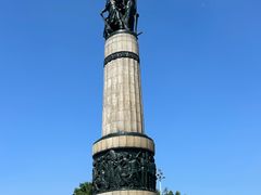 -人民防洪胜利纪念塔