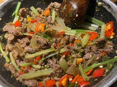 猫儿山的小黄牛-吃饭皇帝大土家民族菜(正大广场店)