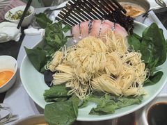 -红鼎豆捞·非遗鲍皇汤火锅(宝丰路店)