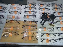 -臻美视爵眼镜·明月·依视路·蔡司折扣店(广渠门店)