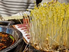 龙井泉水初恋豆苗-巴倒烫陆派火锅山庄(南山总店)