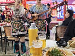 -刘姐啤酒鱼民族演艺餐厅(西街总店)