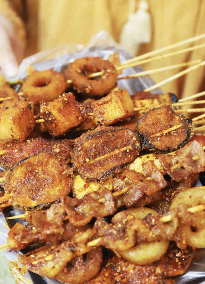 吧唧姐新派炸串(云铜时代之窗店)-"前几天在抖音刷到的北方刷酱炸串