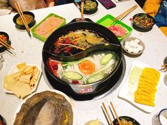 -钢管厂五区小郡肝串串香(蜀都万达店)