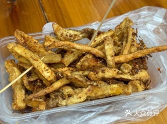 董家湾超好吃的炸杏鲍菇  老板热情的给尝了一下炸杏鲍