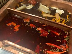 -老牌坊云南鱼豆花火锅(爱建店)