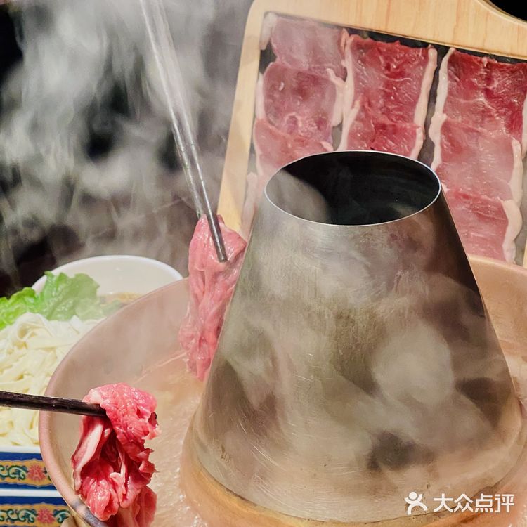 来京悦南门感受正宗的老北京铜锅涮肉