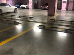 -大宁国际商业广场-地下停车库