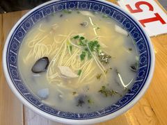 海鲜面-沪西老弄堂面馆(定西路店)