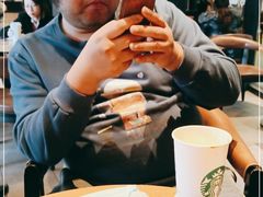 -星巴克臻选(莘庄仲盛店)