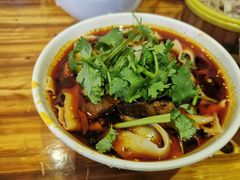牛肉刀削面-秦云老太婆摊摊面(蓝光锦绣店)